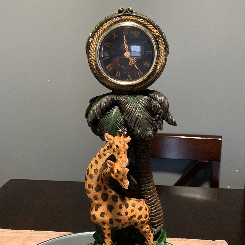 Safari Giraffes clock statue